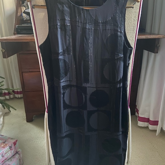 Banana Republic Silk blend LBD. Size 6P - Picture 3 of 4